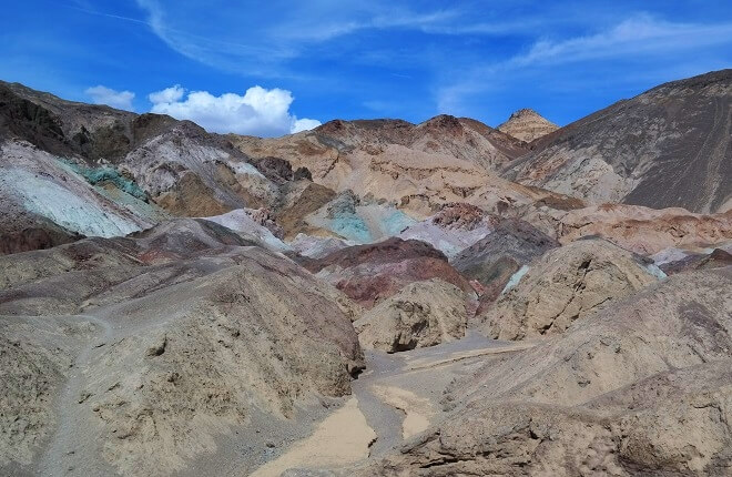 Artists Palette: Bunte Farbenpracht im Death Valley dank Eisen und Co.