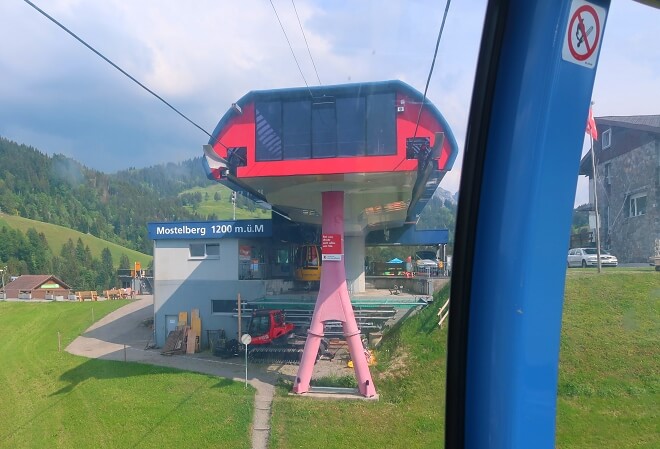 Anfahrt auf die Bergstation der Stuckli-Rondo